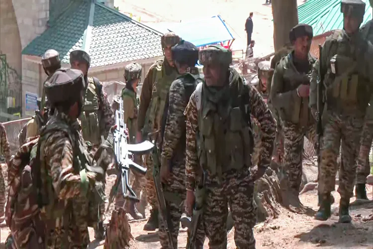  Army personnel arrive at Baisaran meadow, where the terrorist attack took place on Tuesday that left several people dead and many injured, in Pahalgam on Wednesday.