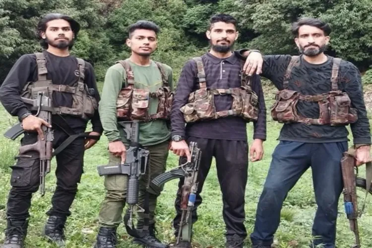 Two Pakistani terrorist Suleman Shah (Extreme right) and Abu Talha (extreme left) who have been identified to be part of the group which carried out the Pahalgam terrorist attack (File picture)