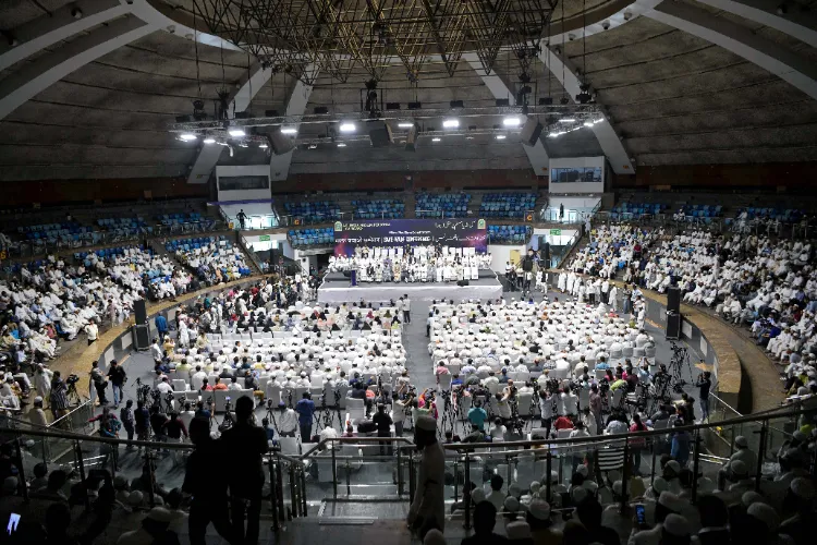 A view of the gathering during the Save Waqf Conference organised by All India Muslim Personal Law Board, at Talkatora Stadium in New Delhi.