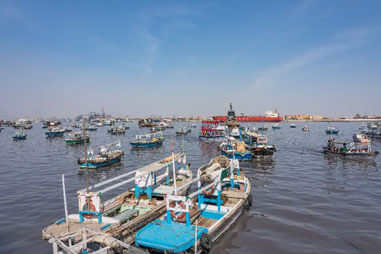 Karachi Port (Wikipedia)