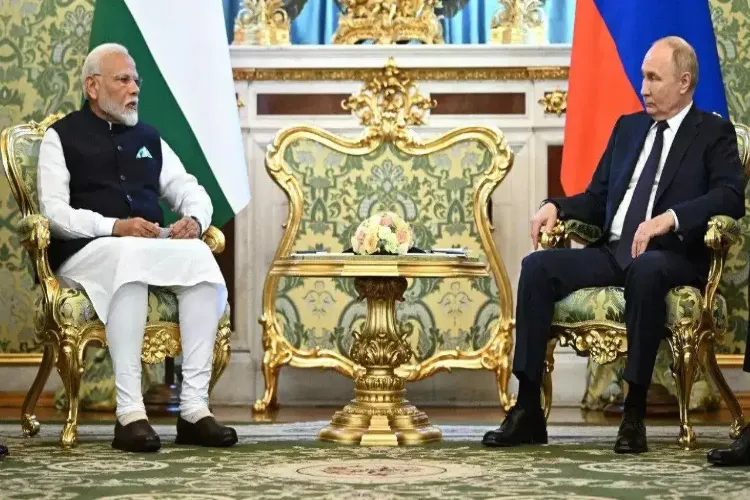 Prime Minister Narendra Modi with Russian President Vladimir Putin