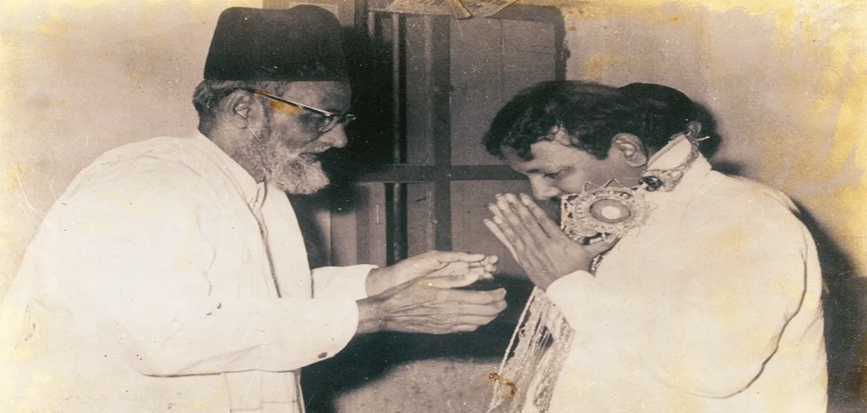 Mohammad Ismail (Left) 