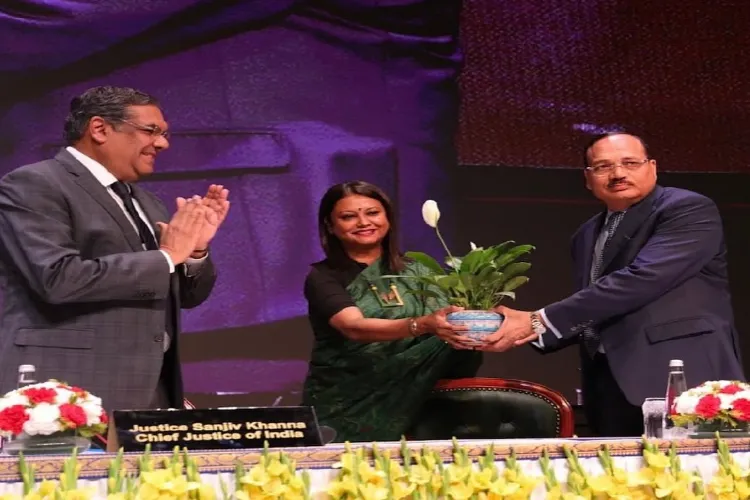 Justice Sanjiv Khanna (right) at his farewell