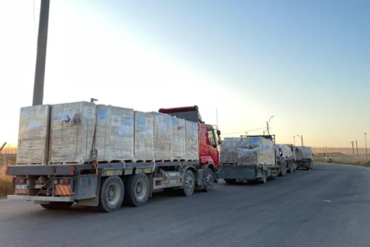 Food trucks entering gaza after Israel lifted 3-month blockade