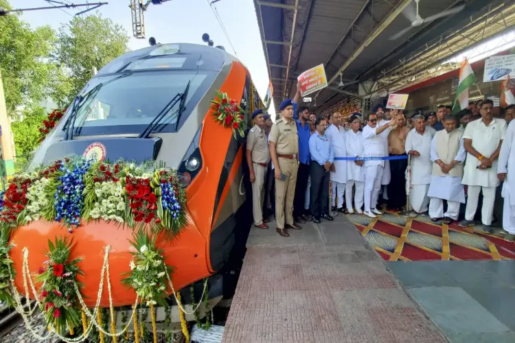Srinagar Vande Bharat Express being inaugurated