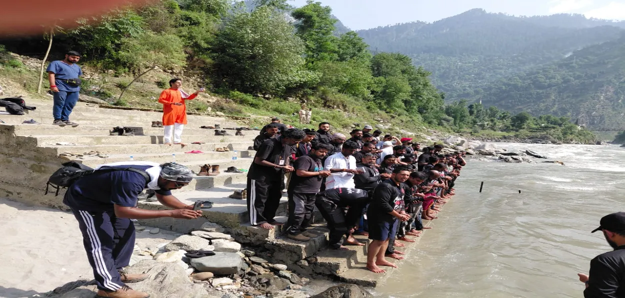 50 Bikers praying for 26 victims of the Pahalgam terrorist strike on the Kishenganga river at Teetwal, Kashmir