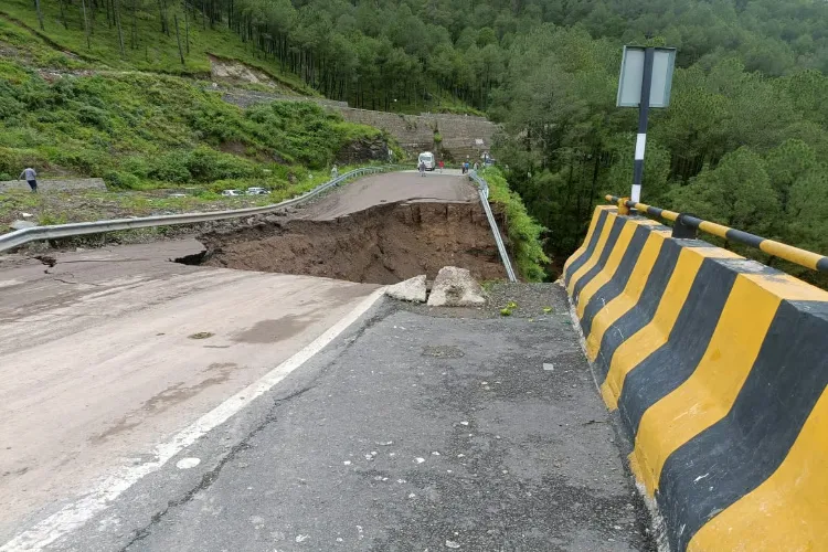 Image of collapsed highway in Shimla