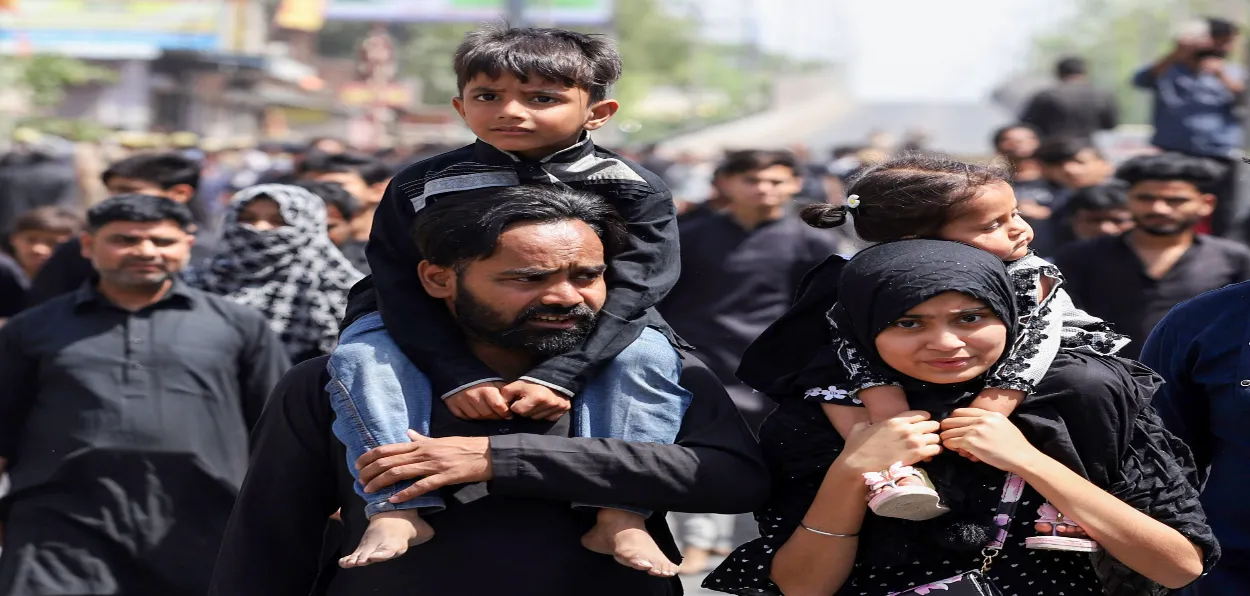 A Muslim family in Lucknow during Muharram