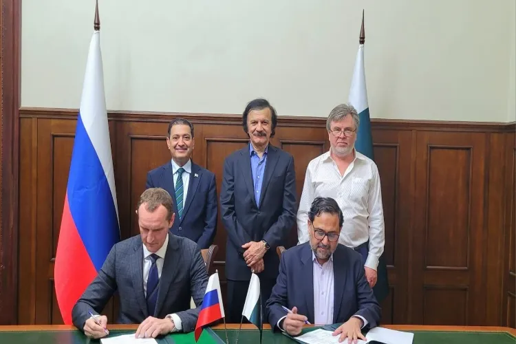 The agreement was signed at the Pakistan embassy in Moscow