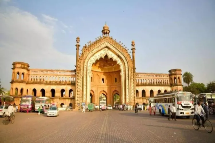 Rumi Darwaza, Lucknow