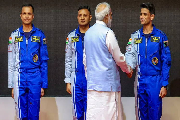  Prime Minister Narendra Modi meets Shubhanshu Shukla