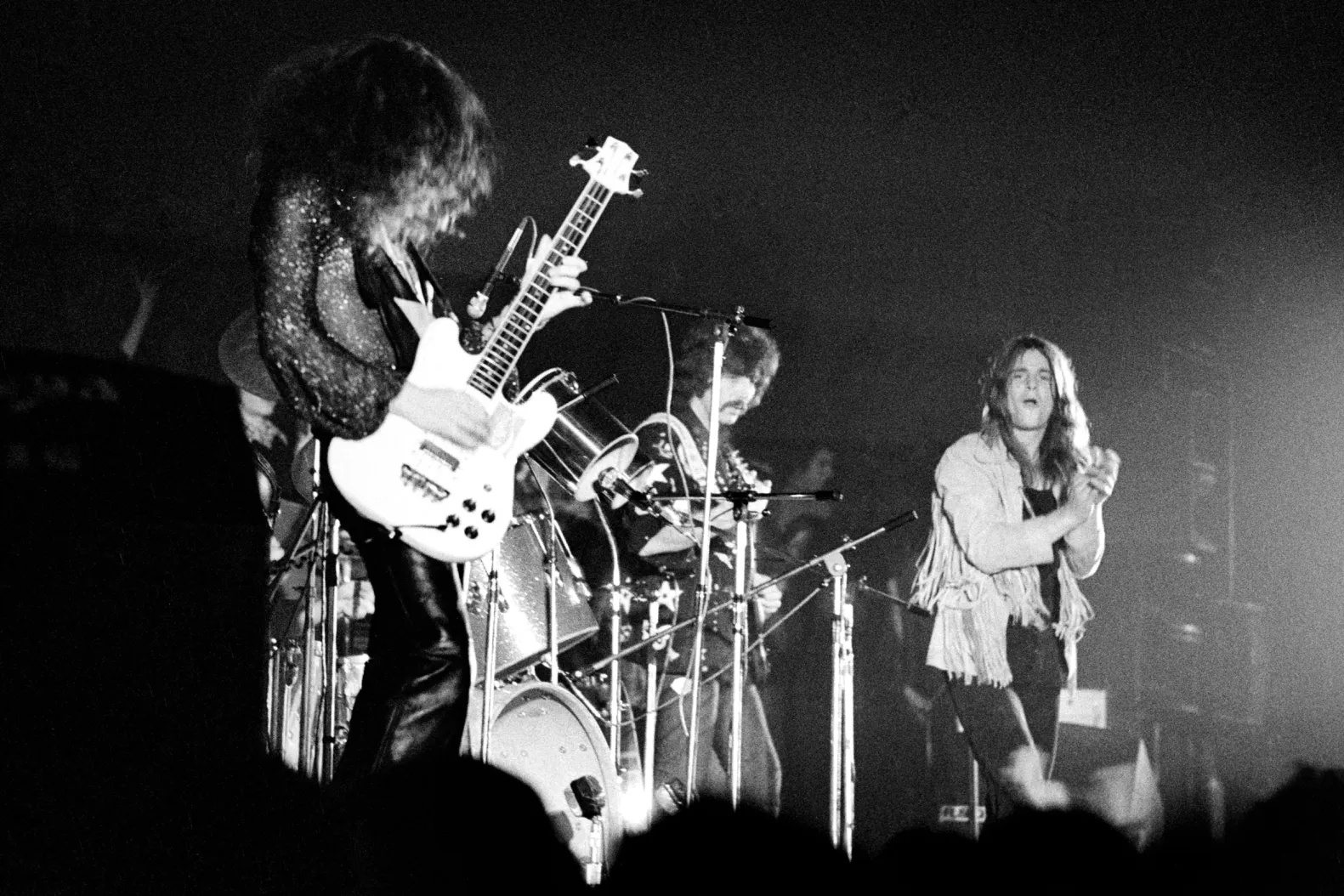 https://www.awazthevoice.in/upload/news/1753263771BlackSabbath.webp