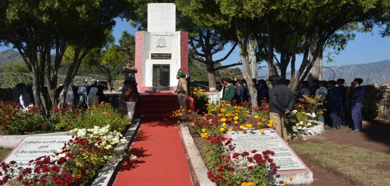 Students visited Banwat & Ajote War Memorial in Poonch(J&K)