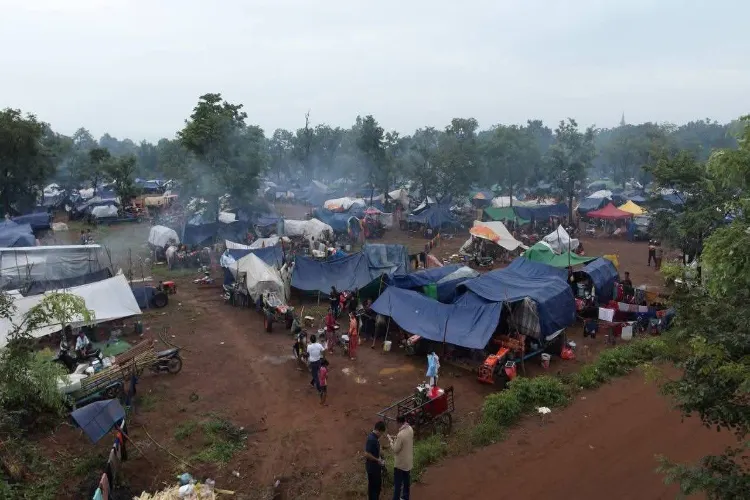 Displaced due to conflict between Cambodia and Thialand in camps