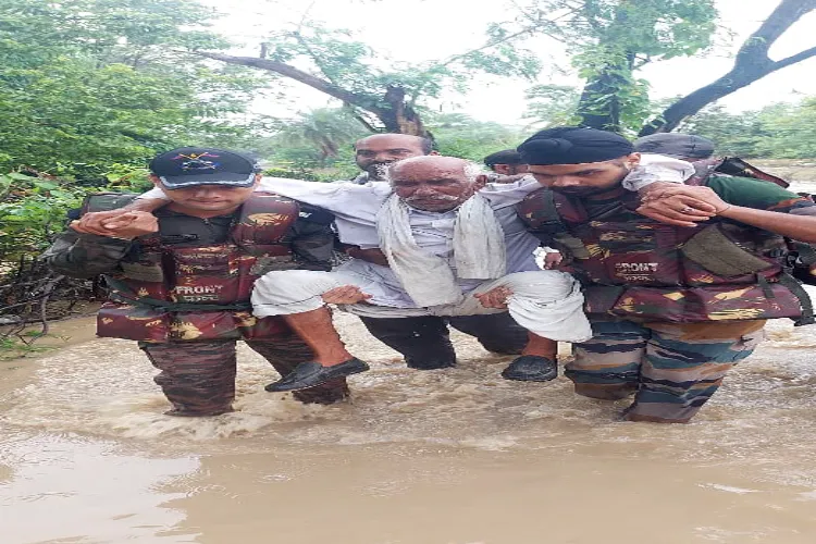 Indian Army in coordination with SDRF & civil administration is actively engaged in relief and rescue operations at Shivpuri, Guna and Ashoknagar in Madhya Pradesh to assist those affected by the recent floods