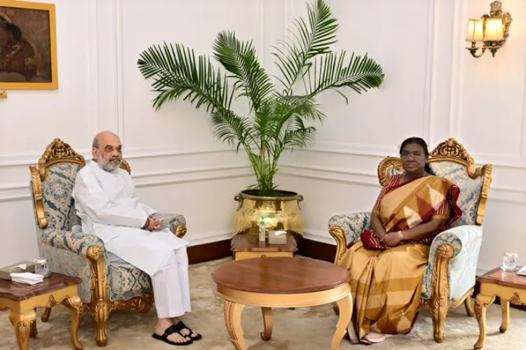 Home Minister Amit Shah (left) and President Droupadi Murmu (right)