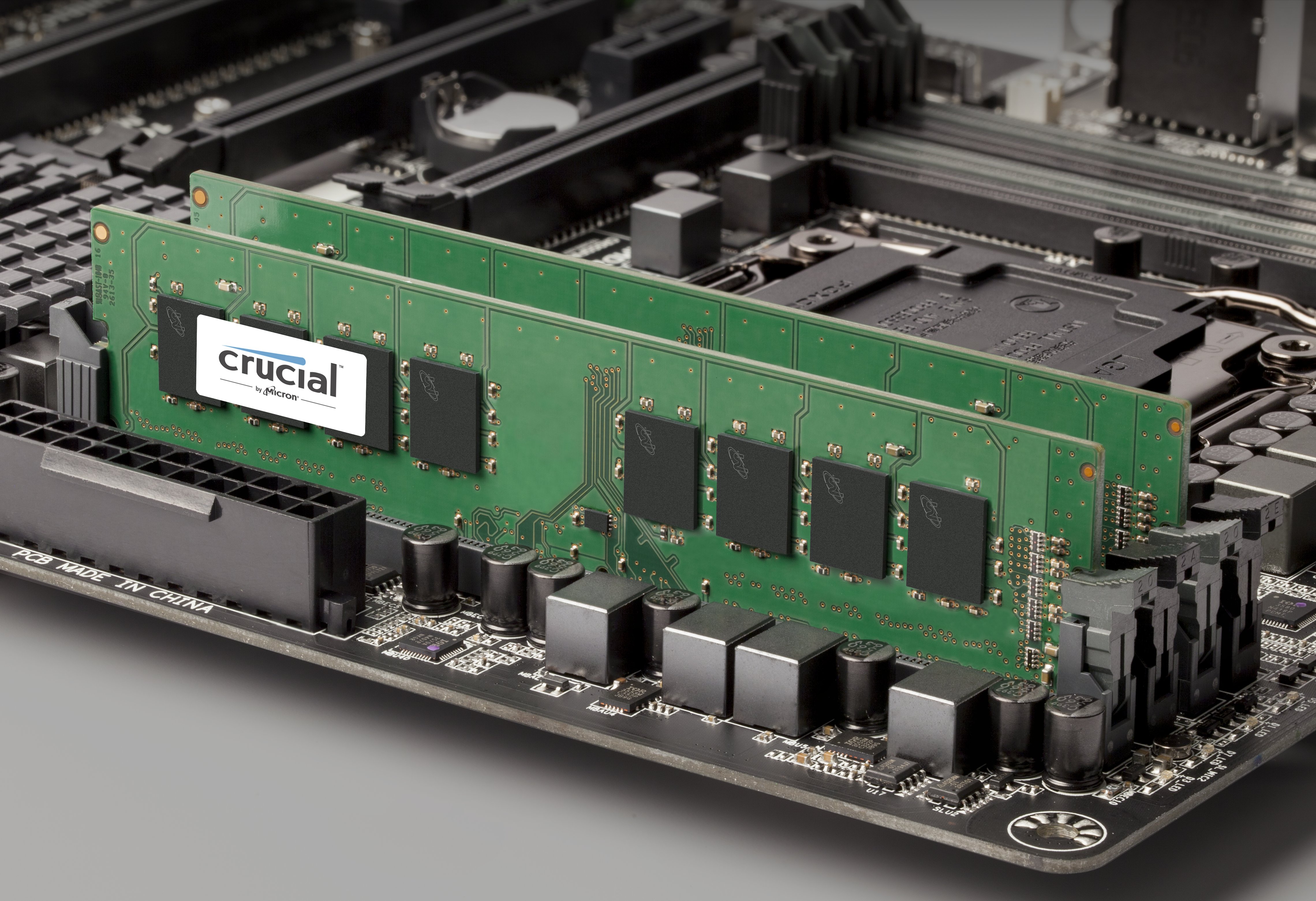 https://www.awazthevoice.in/upload/news/1754728983crucial-new-technology-ddr4-motherboard.jpg