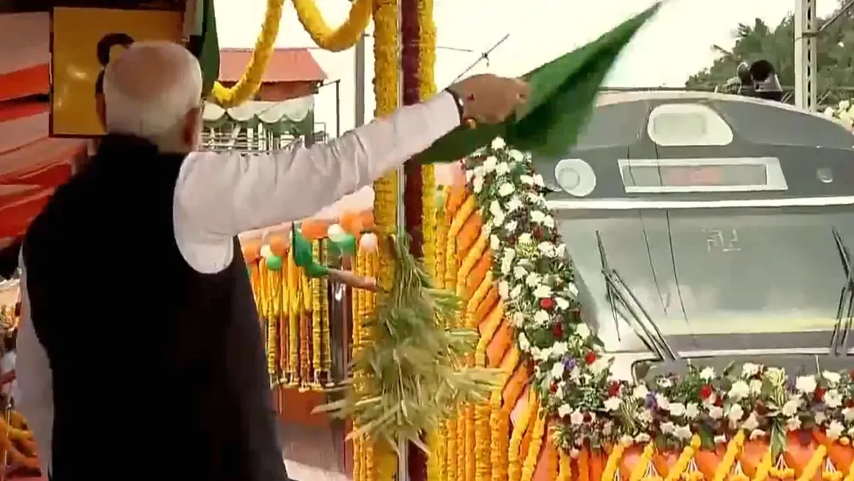 PM Modi flags off Vande Bharat Express trains in Bengaluru