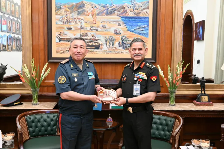 Lieutenant General Sultan Kamaletdinov, First Deputy Minister of Defence- Chief of the General Staff of Armed Forces of the Republic of Kazakhstan with Army Chief General Upendra Dwivedi in Delhi