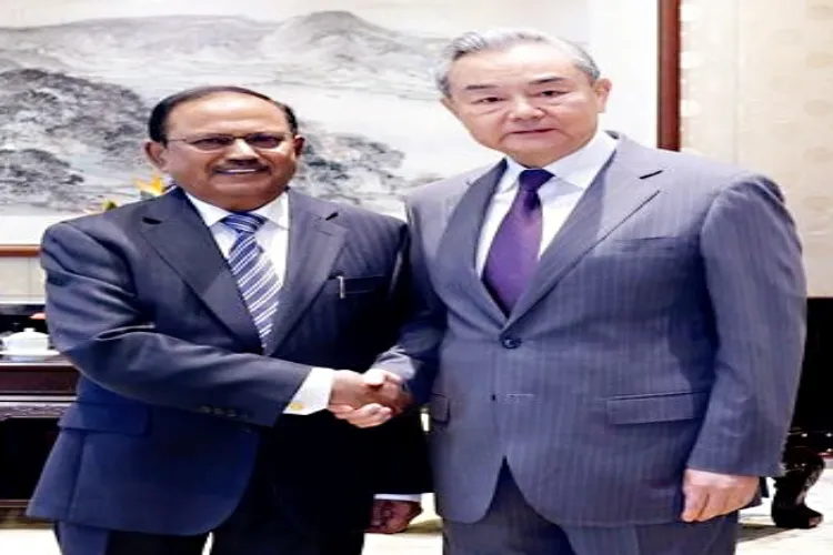 NSA Ajit Doval with Chinese Foreign Minister Wang Yi (file)