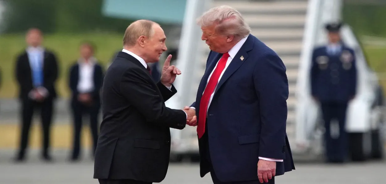 Russian President Vladimir Putin making a point to the US President at the end of the Alaska Pursuing Peace summit