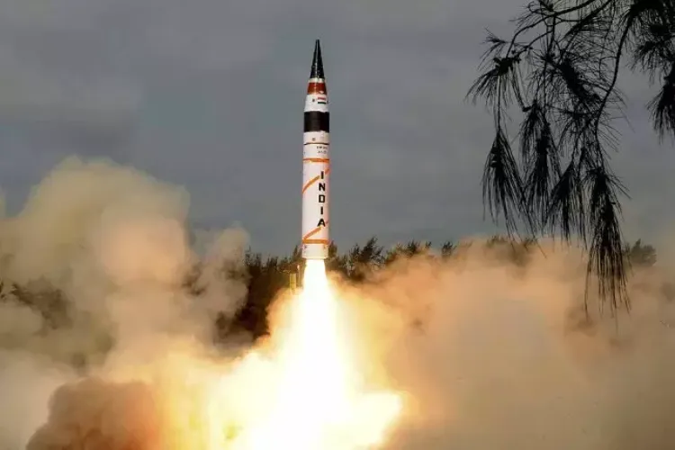 India conducts successful test-fire of the 'Agni 5' Missile in Chandipur, Odisha (file)