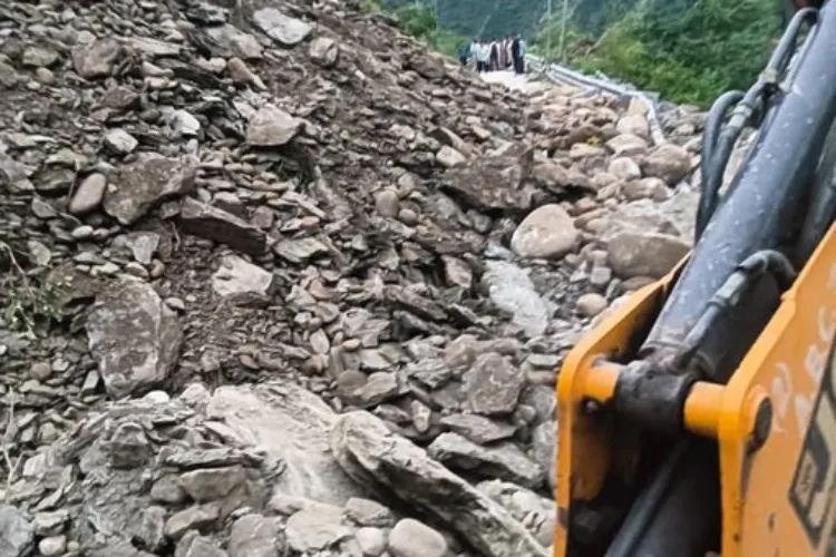 Route to Gangotri being cleared