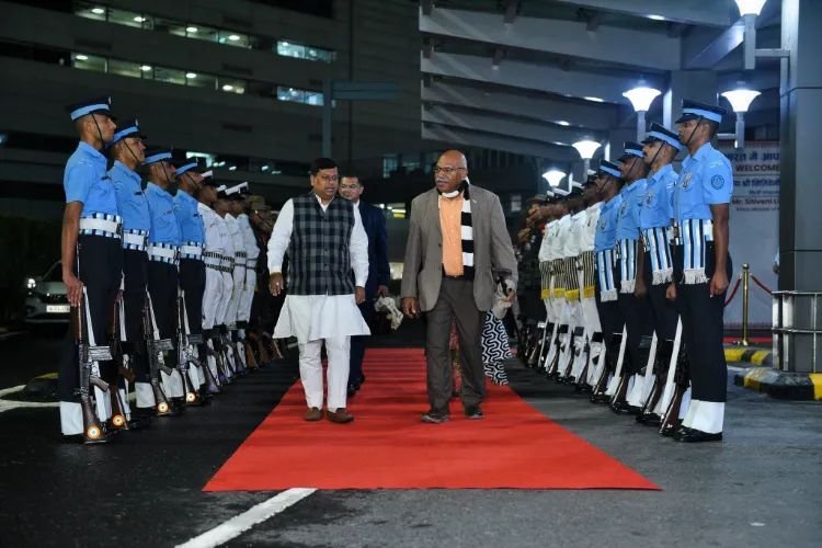  Fiji Sitiveni Ligamamada Rabuka being received by MoS Education Sukanta Majumdar