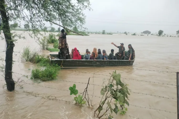 Army rescuing flood affected people