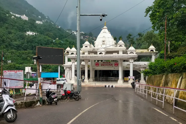 A deserted market area as the pilgrimage to Mata Vaishno Devi shrine remained suspended for the seventh consecutive day since a landslide on a yatra route claimed 34 lives