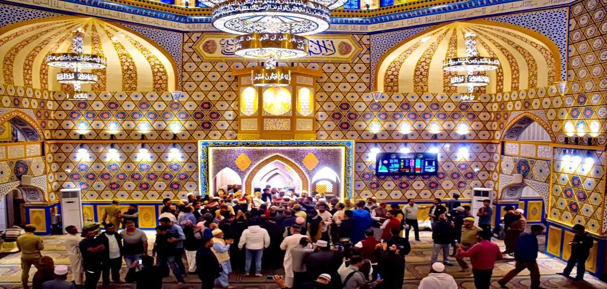 Dr Darakshan Andrabi inaugurating the refurbished Hazratbal shrine