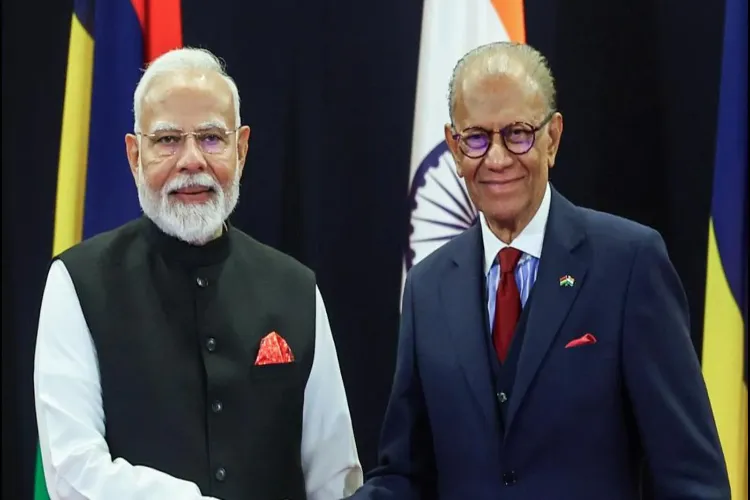 Prime Minister Narendra Modi with Mauritian counterpart Navinchandra Ramgoolam