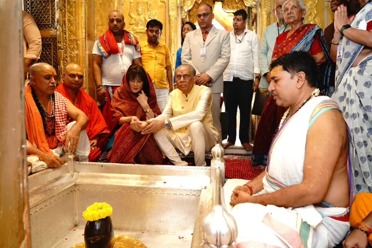 Mauritius Prime Minister Navinchandra Ramgoolam and his wife praying at Ram Janambhoomi mandir, Ayodhya