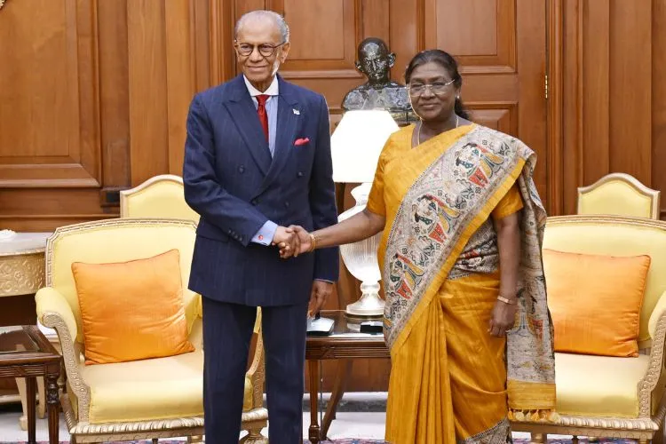 President Droupadi Murmu with Prime Minister of Mauritius, Navinchandra Ramgoolam, at the Rashtrapati Bhavan