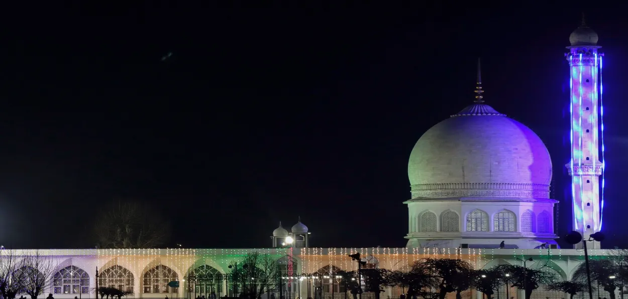 Hazratbal Dargah, Srinagar, Photo: Basit zargar