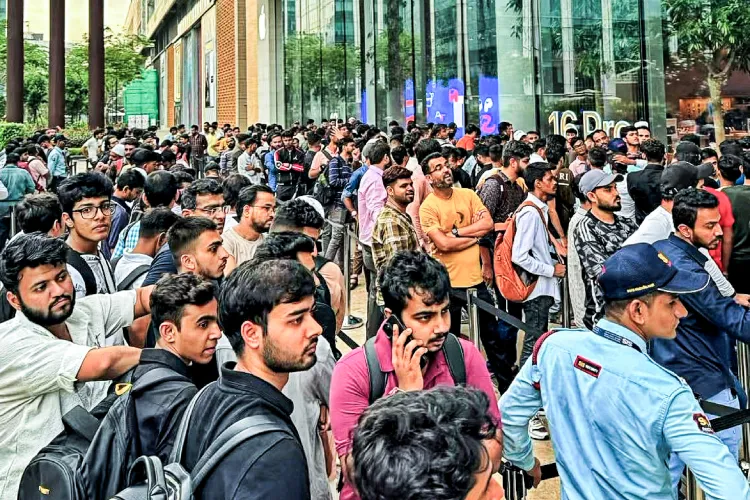 Long queues outside Apple store in Mumbai