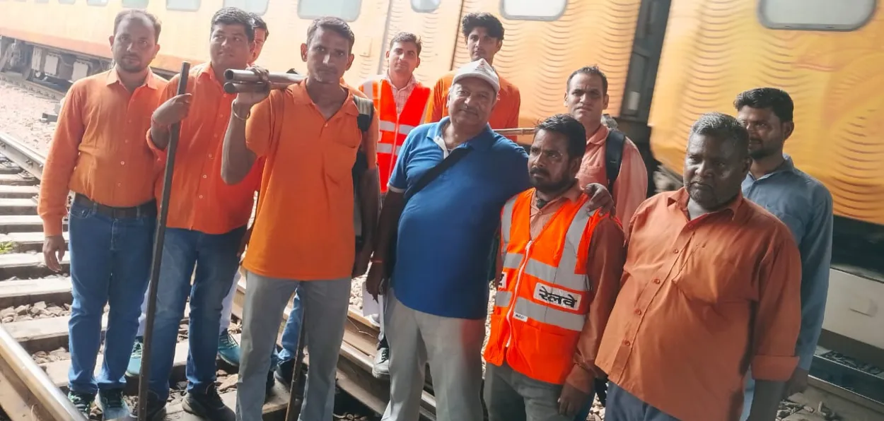 Gang-men of the Indian railways