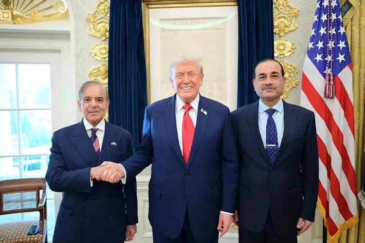 US President Donald Trump with Pakistan Prime Minister  Shehbaz Sharif and Army chief Asim Munir in Washington DC