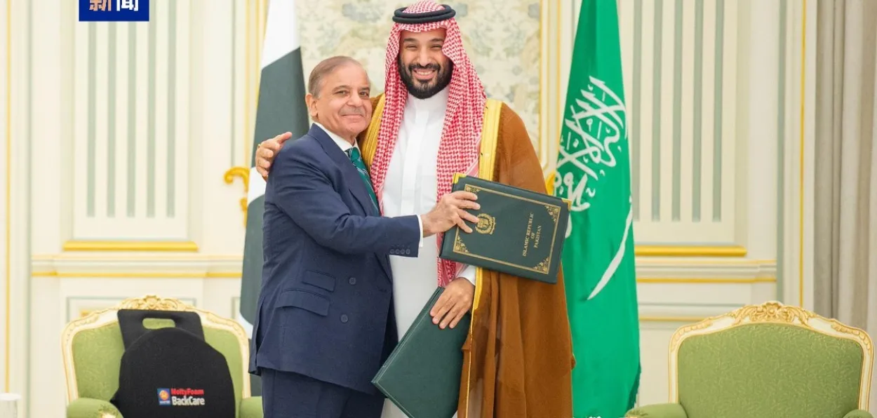 Prime Minister of saudi Arabia Mohammad bin Salman al Saud with Pakistani PM Shehbaz Sharif