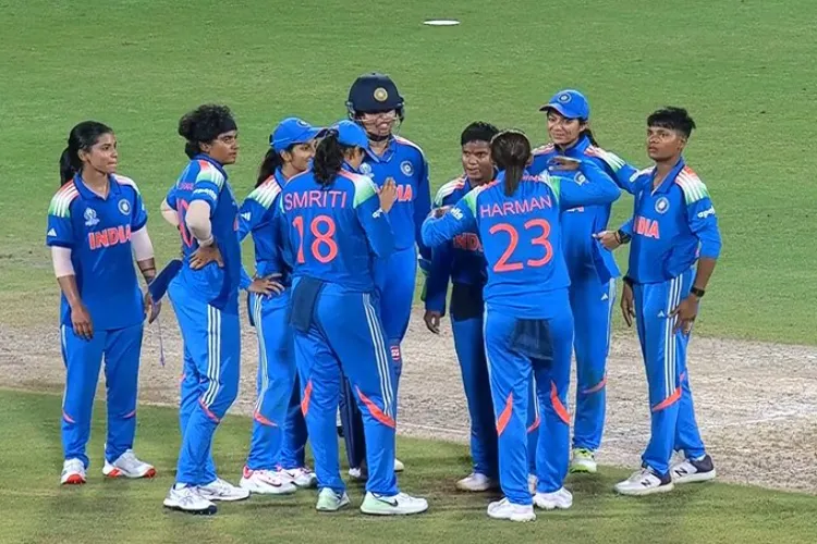 Indian women's team after victory in Colombo