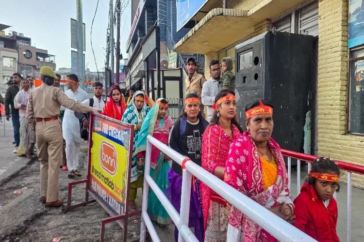 Pilgrims on way to the Mata Vaishno Devi shrine