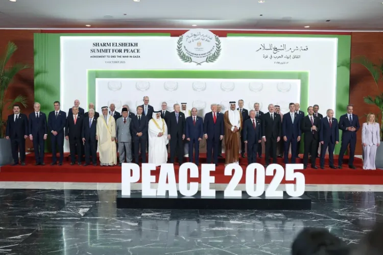 Trump and other leaders in Sherm el Sheikh