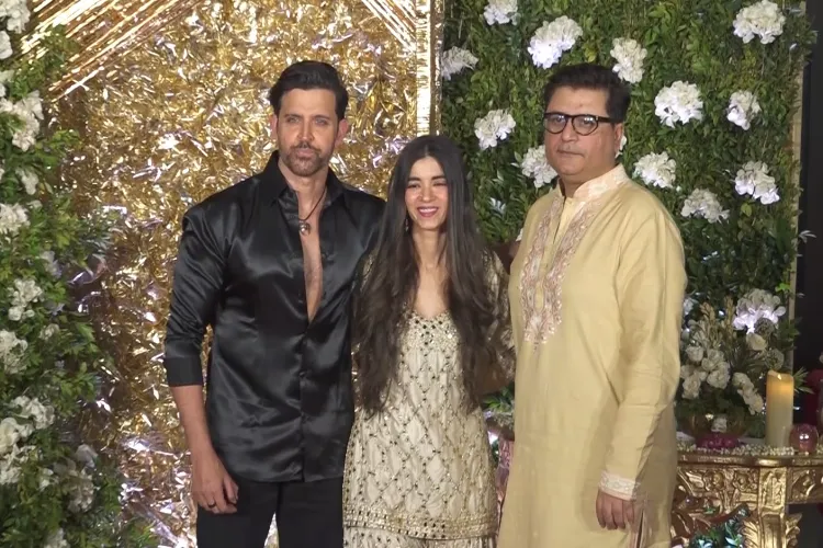 Hrithik Roshan, Saba Azad seen hand-in-hand at Ramesh Taurani’s Diwali bash