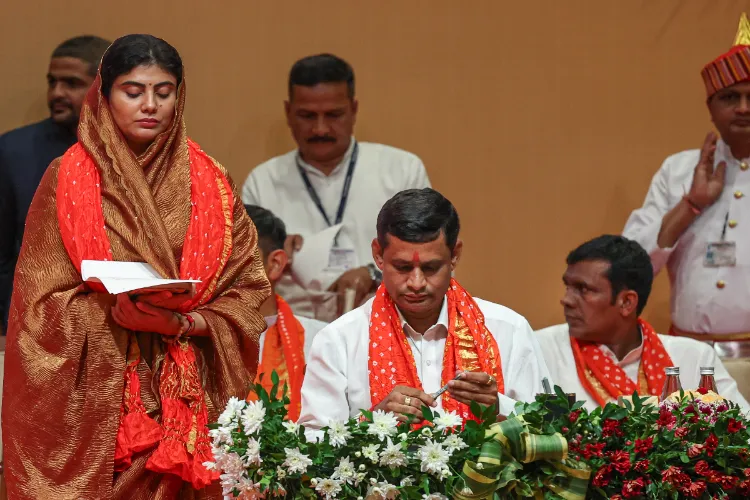 Ribaba Jadeja after taking oath as minister 