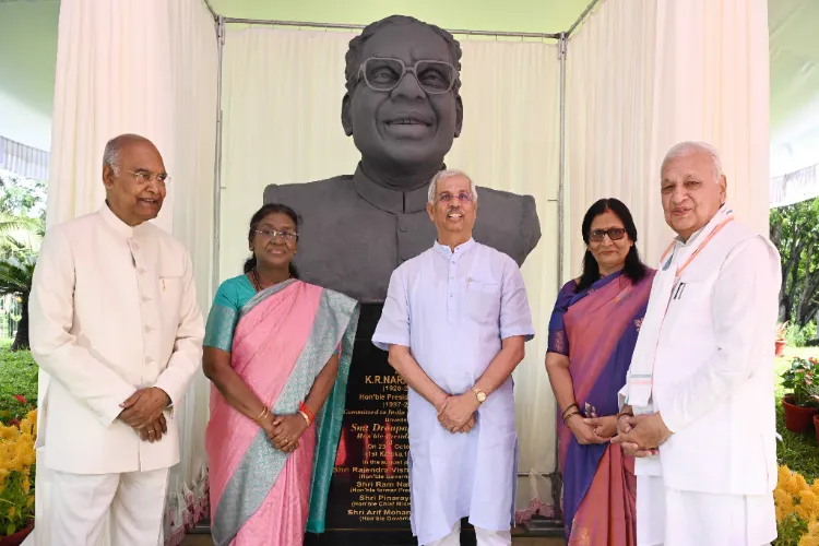 President Droupadi Murmu after inaugurating the bust of former President of India K R Narayanan