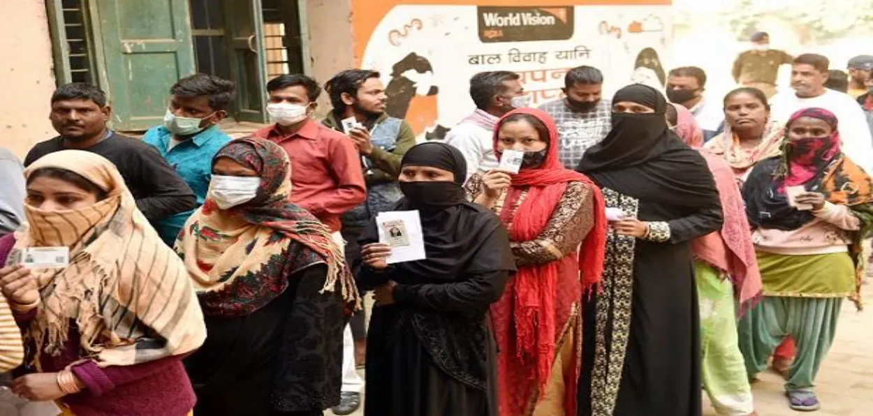 Women voters waiting for their turn to vote in UP Assembly elections (File)