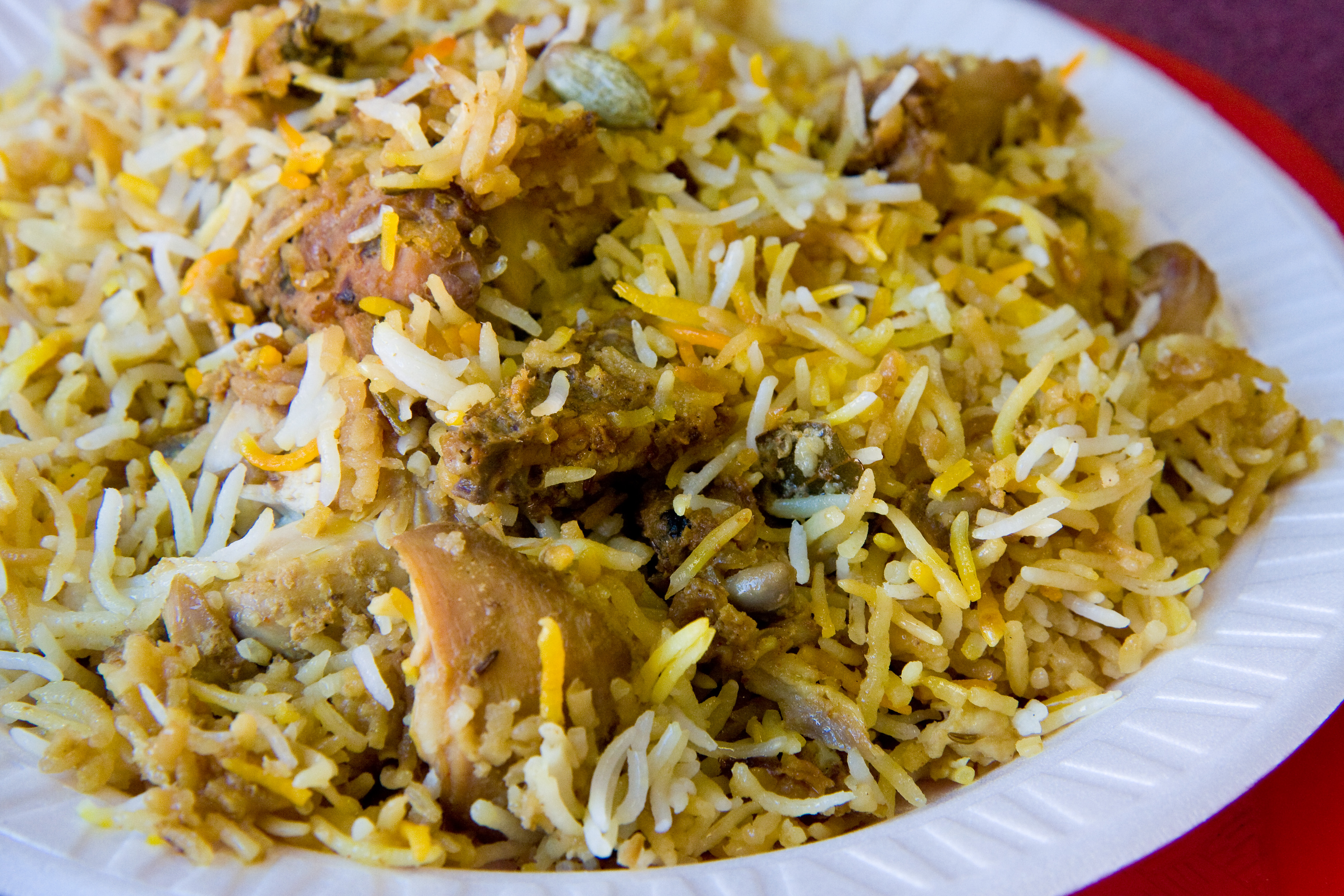 https://www.awazthevoice.in/upload/news/1761640148biryani.jpg