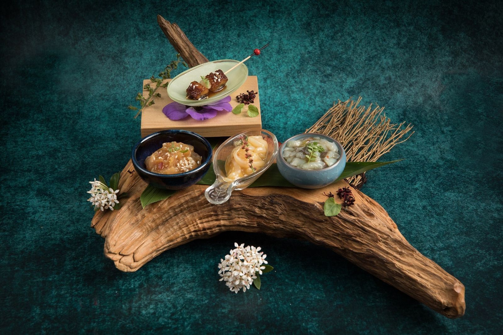 https://www.awazthevoice.in/upload/news/1761640266wellness,_fine-dining,_regional_re-imagined.webp