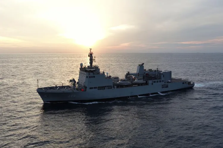 INS Ikshak during sea trials (Ministry of defence)