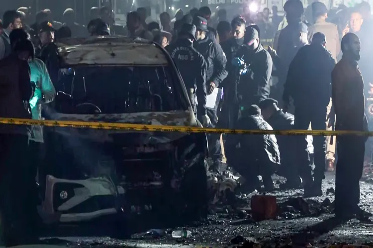 NSG sleuths examining the car blast site